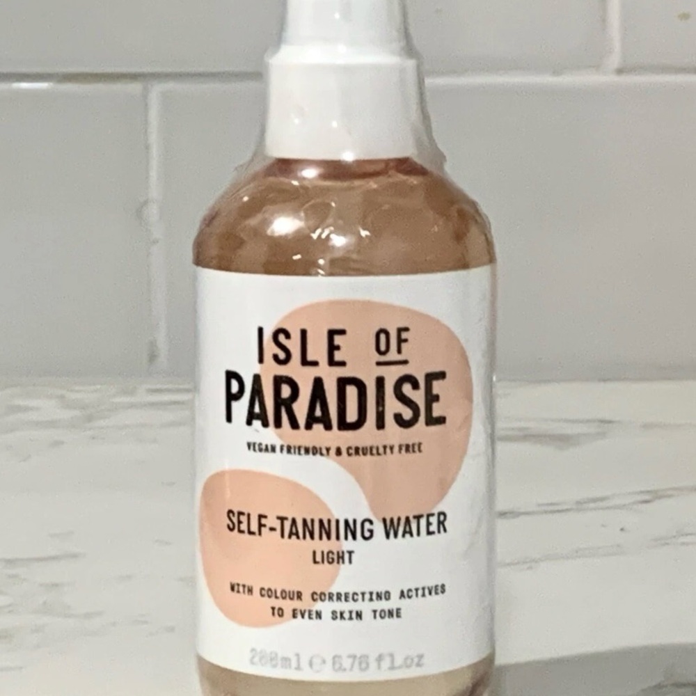 Isle of Paradise Light Self-Tanning‎ Water New